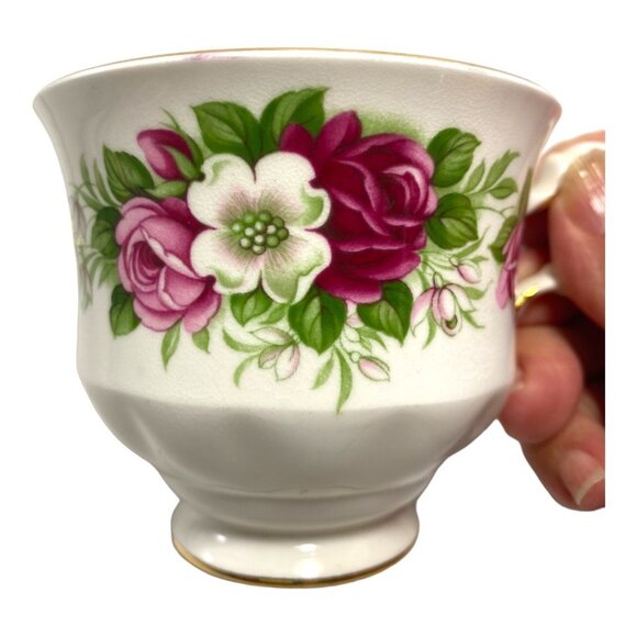 Vintage Queen Anne Floral Bone China Tea Cup & Saucer Pink Roses & Gold Trim - Picture 2 of 9